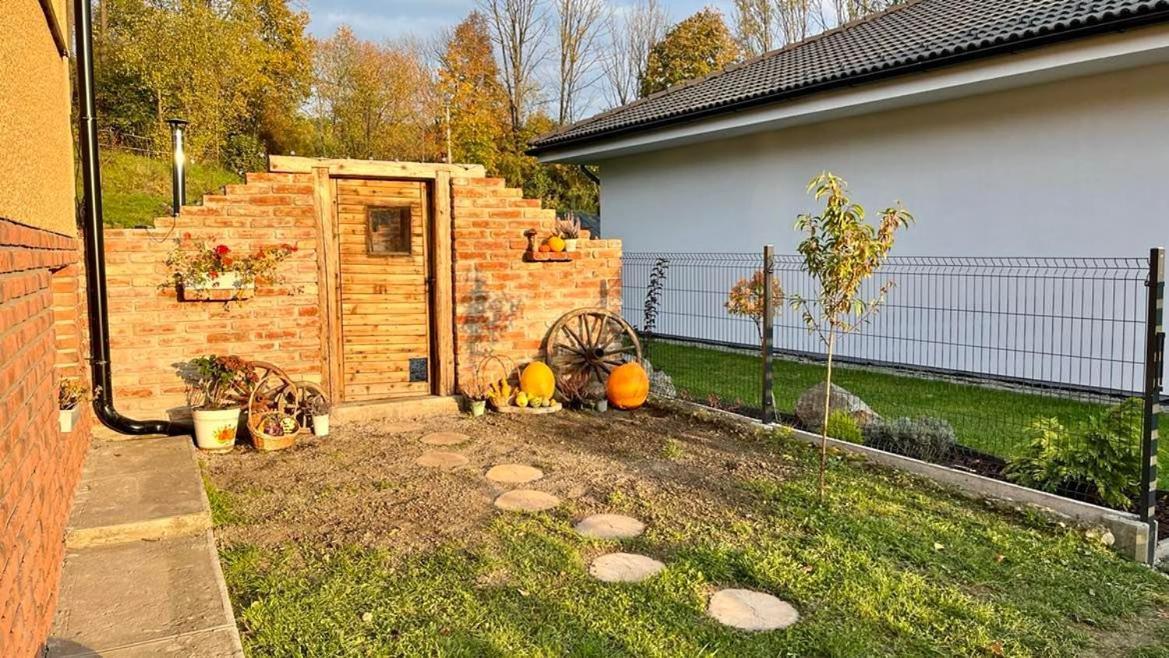 Apartmanovy Dom Adas Prosiek Экстерьер фото